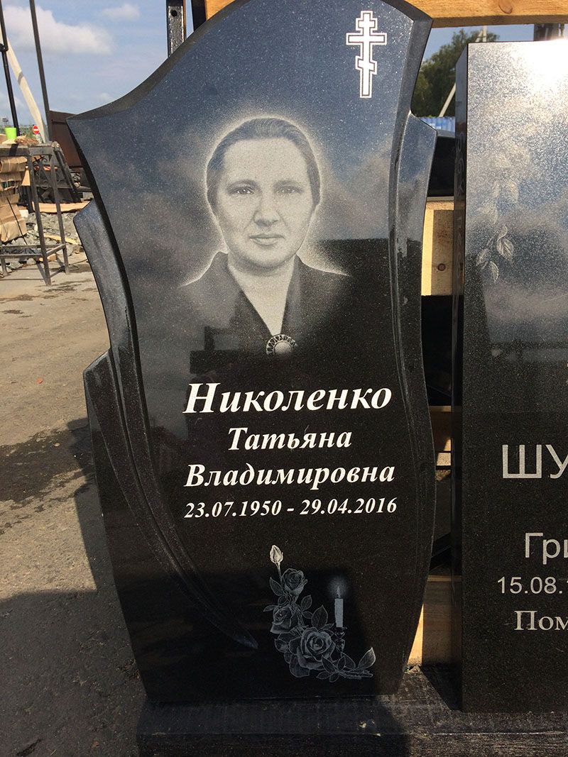 Памятник №008 из черного гранита — фото 2